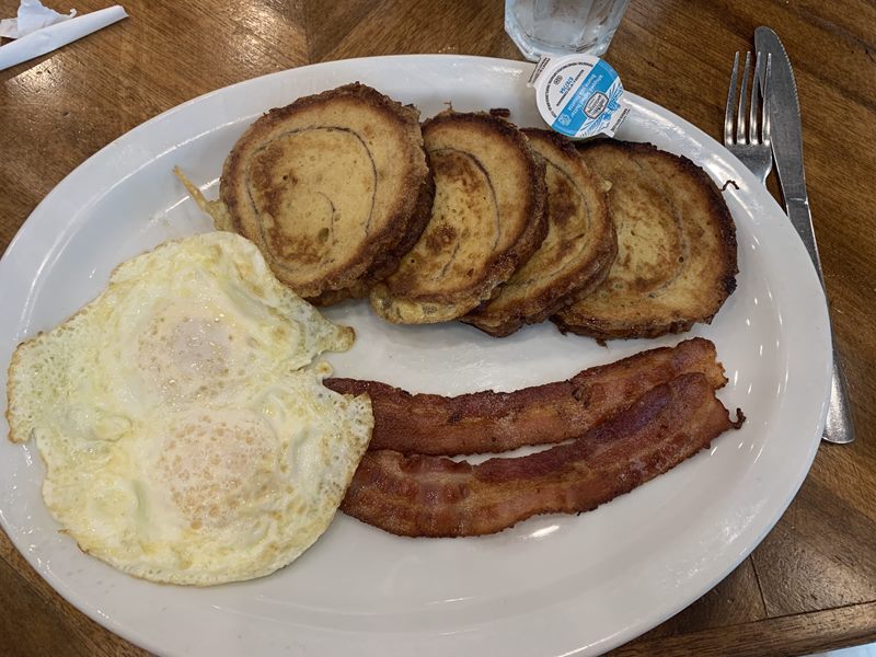 Suzie’s Grill Cafe food
